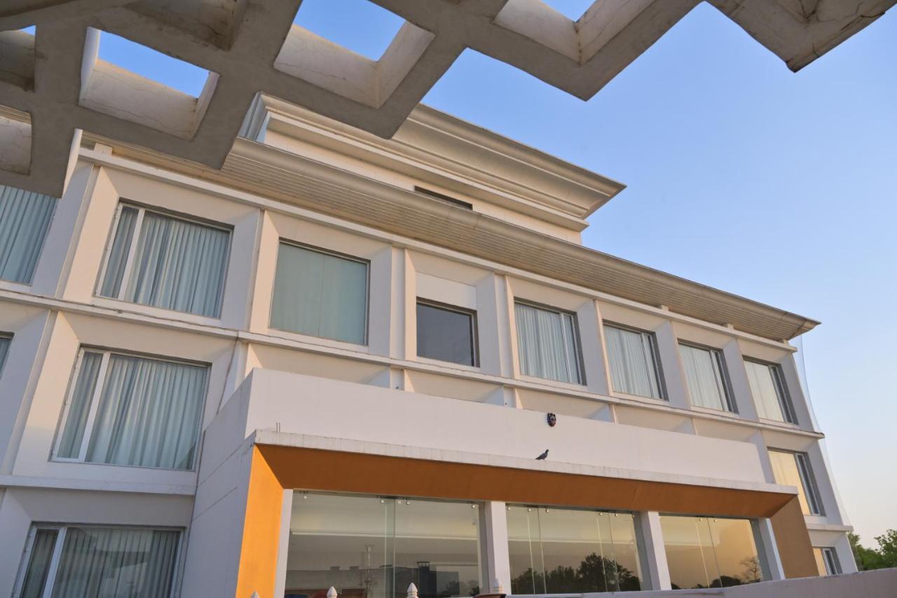 Stardom Resort Jaipur Extérieur photo