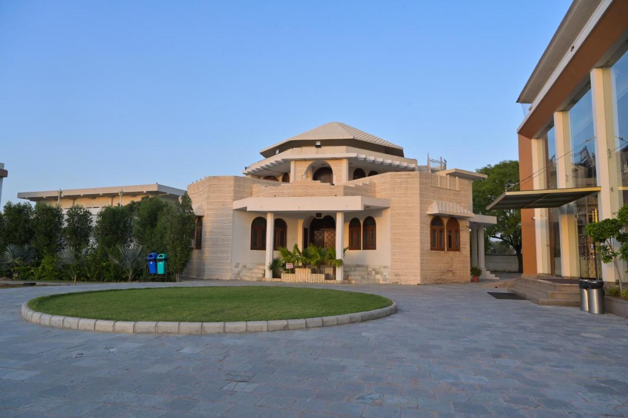 Stardom Resort Jaipur Extérieur photo