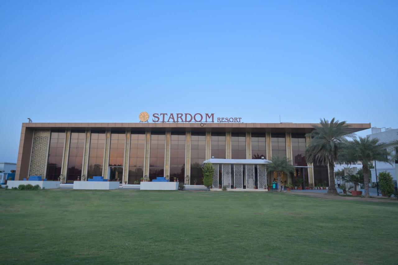 Stardom Resort Jaipur Extérieur photo