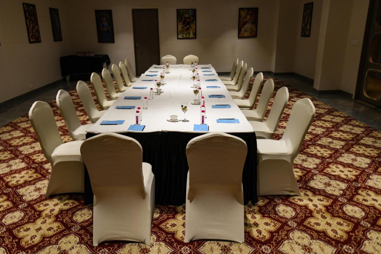 Stardom Resort Jaipur Extérieur photo