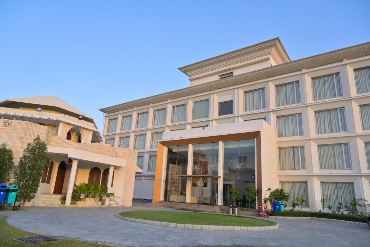 Stardom Resort Jaipur Extérieur photo