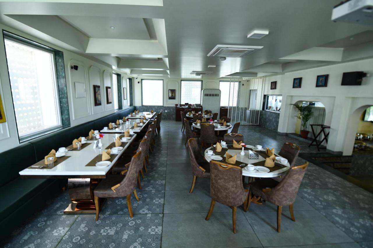 Stardom Resort Jaipur Extérieur photo