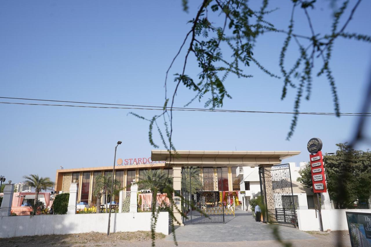 Stardom Resort Jaipur Extérieur photo