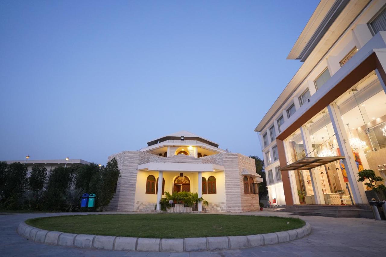 Stardom Resort Jaipur Extérieur photo