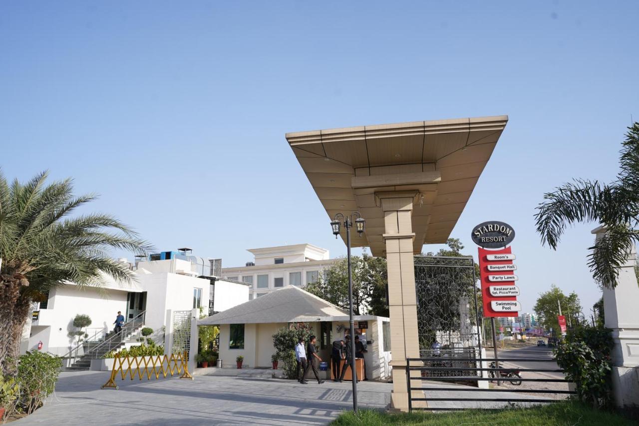 Stardom Resort Jaipur Extérieur photo