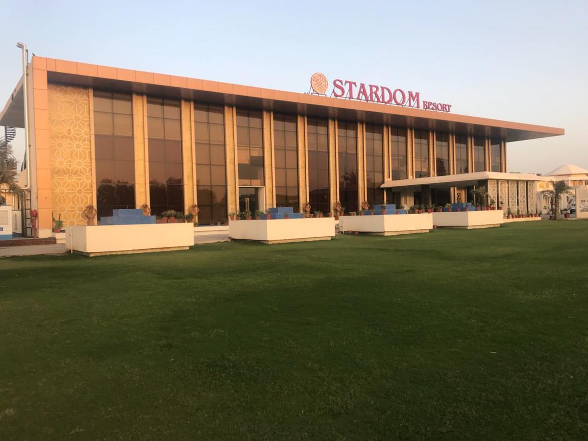 Stardom Resort Jaipur Extérieur photo